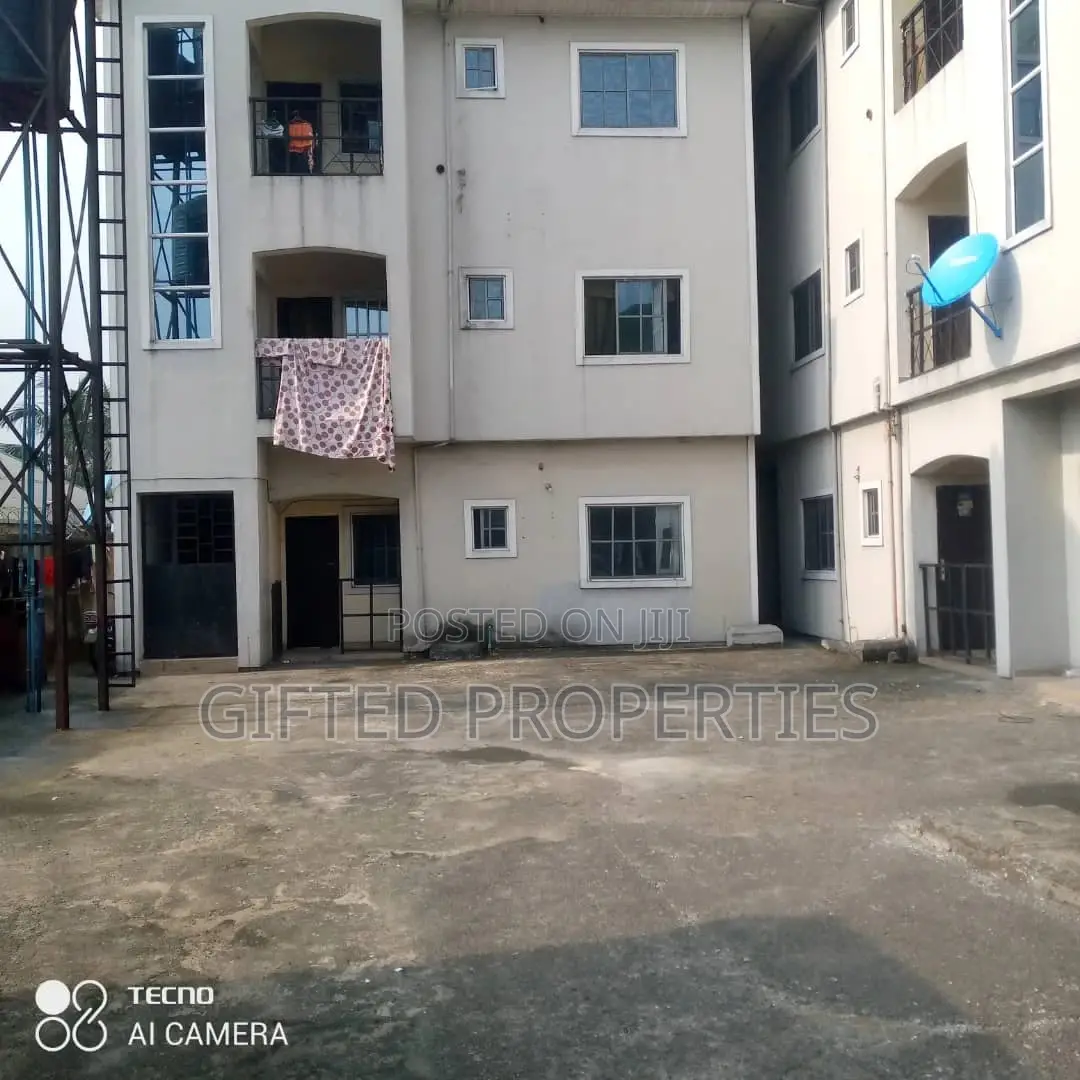 Furnished 1bdrm Block of Flats in Akar Rd Off, Port-Harcourt for sale