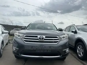 Toyota Highlander Limited 3.5l 4WD 2013 Gray