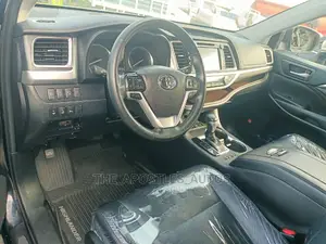 Toyota Highlander XLE 2019 Black
