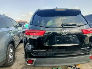 Toyota Highlander XLE 2019 Black