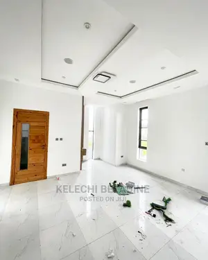 5bdrm Duplex in Chevron for sale