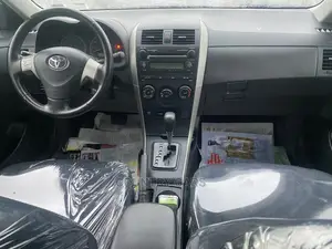 Toyota Corolla 2010 White