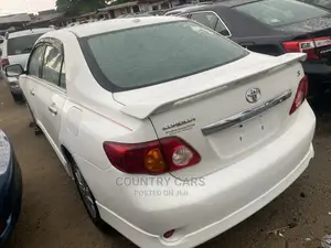 Toyota Corolla 2010 White