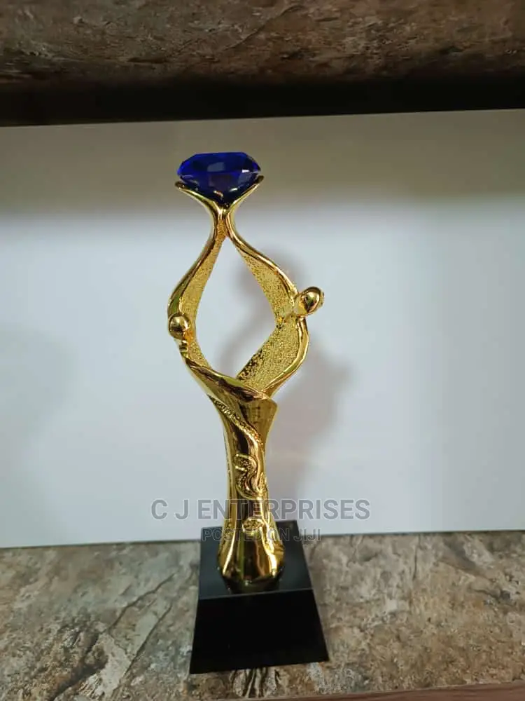 Trophy Award Plaque S68