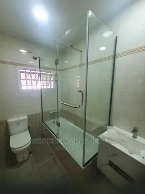 Clear Frameless Glass Cubicle