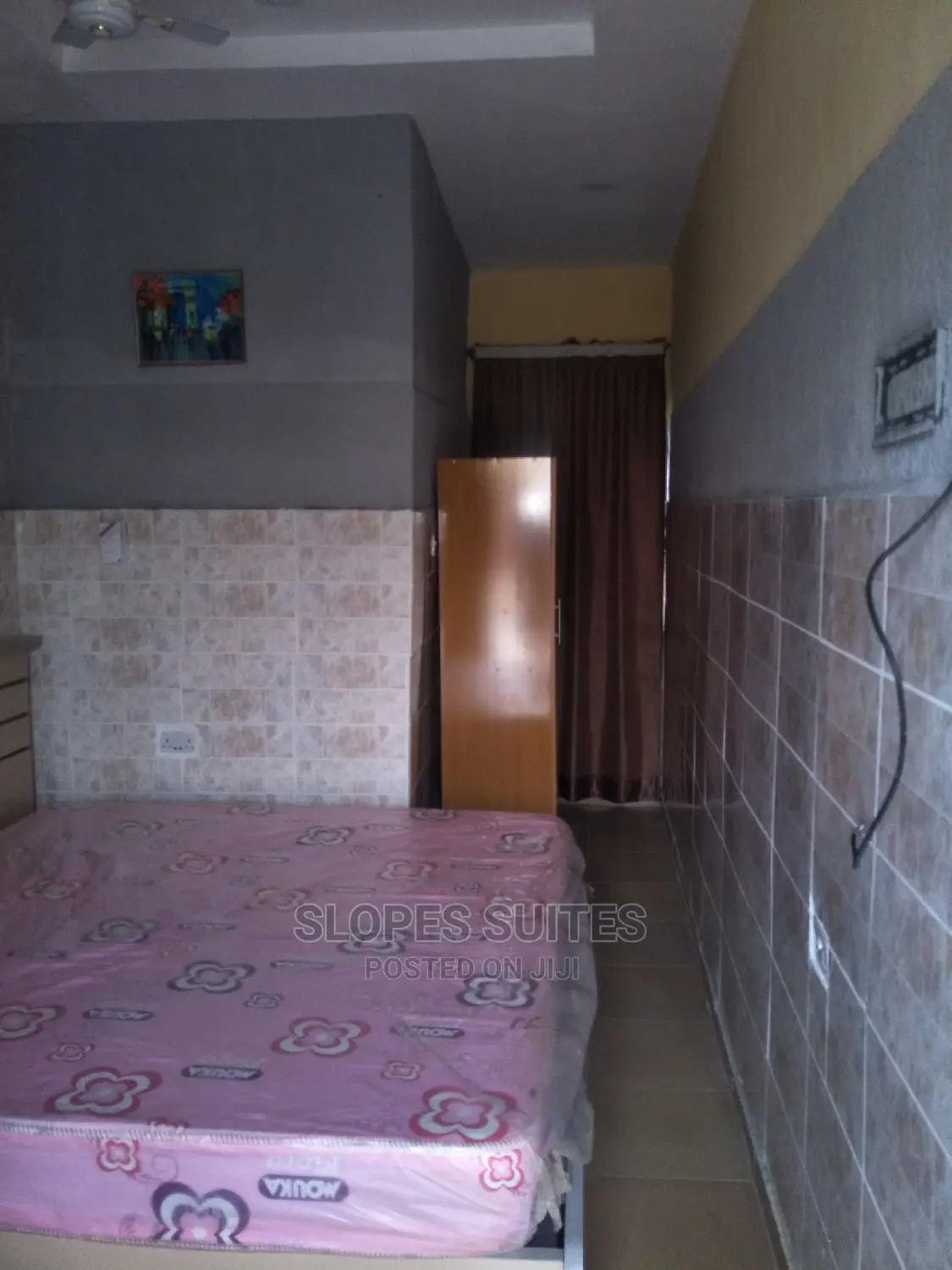 Small Room at Slopes Apartment