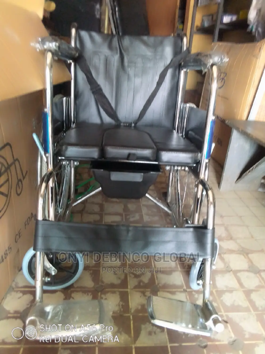 Wheel Chair With Commode