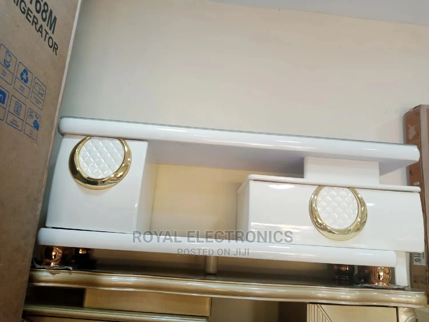 Unique Design Imported Royal Center Table With Drawer
