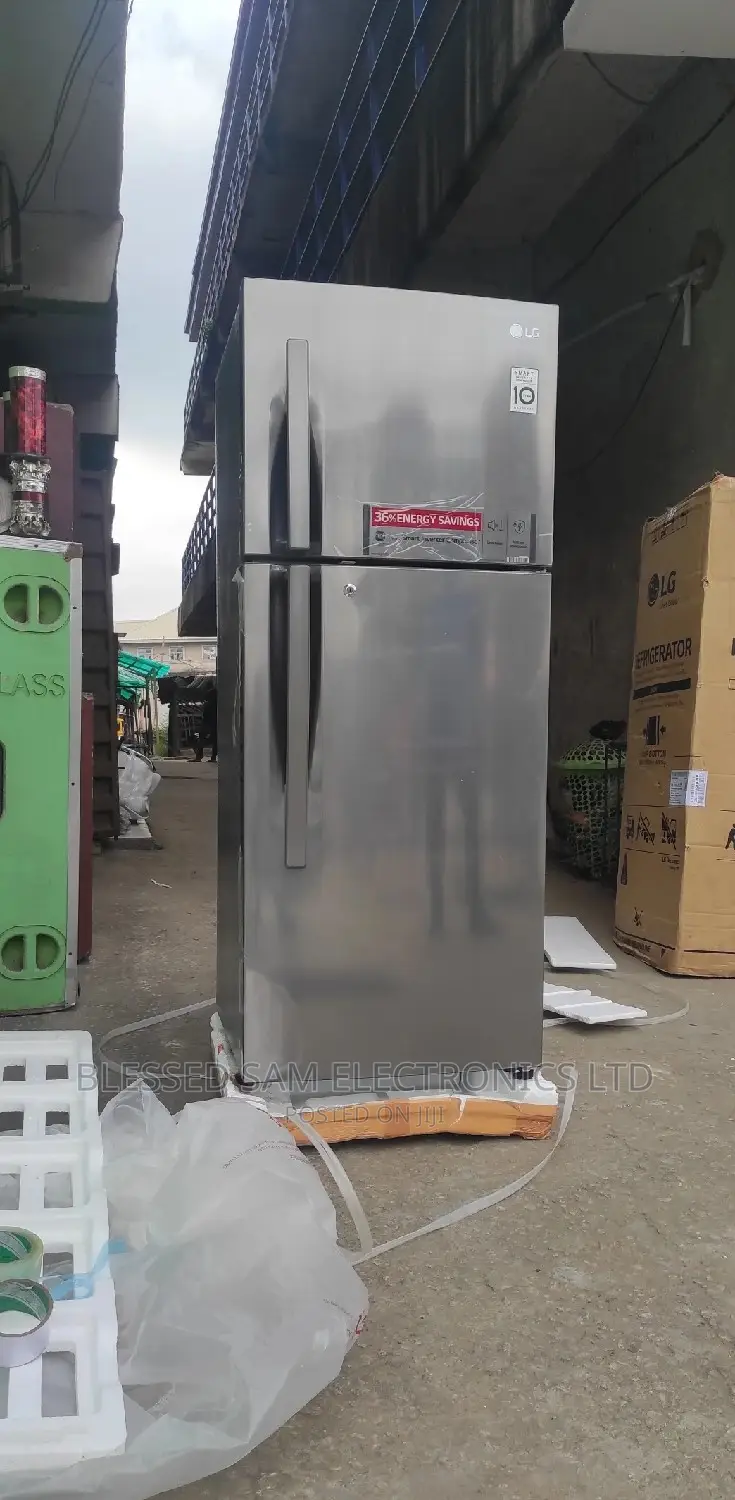 Original>LG Smart Inverter Fridge 308L Double Door Ice Maker in Lekki