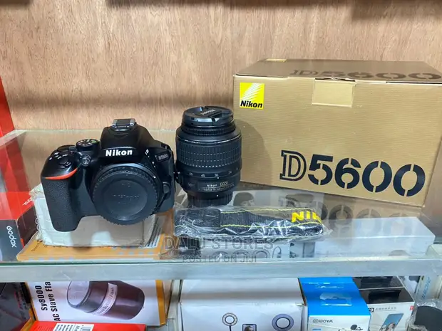 Nikon D5600 DSLR Camera With 18-55mm VR Lens Black in Ikeja