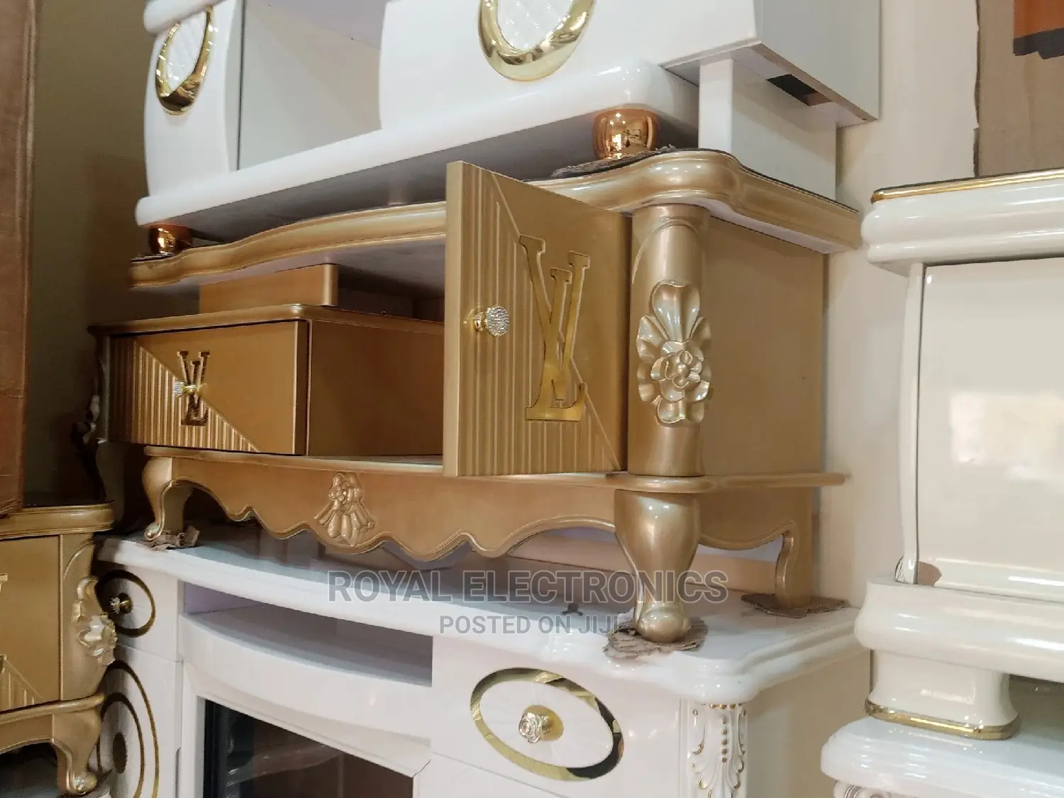 Unique Design Louis Vuitton Modern Center Table With Drawer
