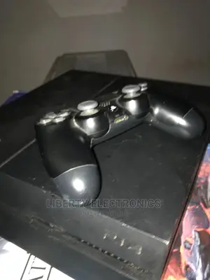 Clean Ps4 Console Plus 1 Pad 5 Games (Fifa25, Ac Vahalla