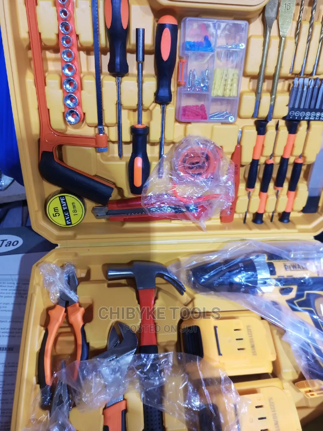 Dewalt Tools Kit With Cordless Drill