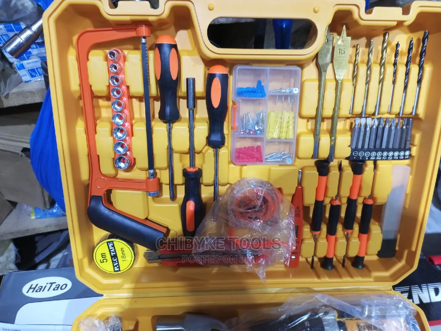 Dewalt Tools Kit With Cordless Drill