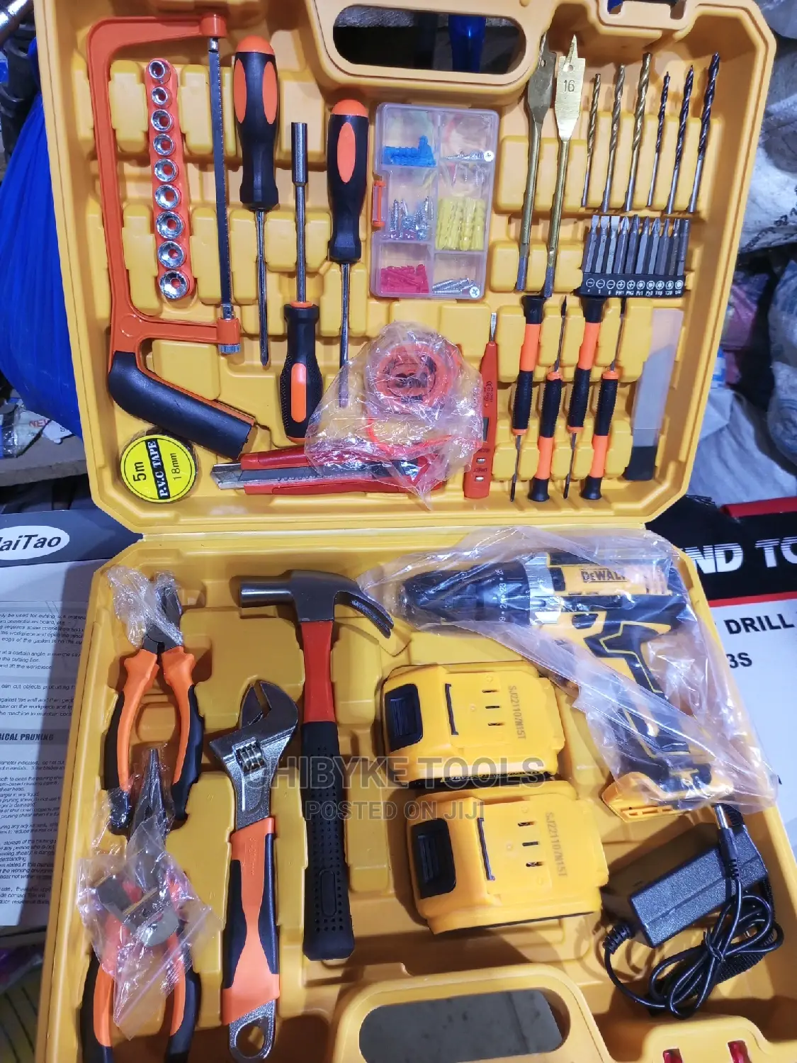 Dewalt Tools Kit With Cordless Drill