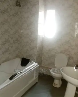Furnished 4bdrm Townhouse / Terrace in Off Platinum Way, Lekki