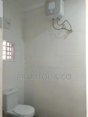 3bdrm Block of Flats in With Bq, Abuja (FCT) for rent