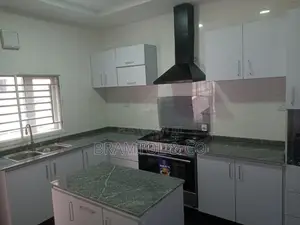 3bdrm Block of Flats in With Bq, Abuja (FCT) for rent