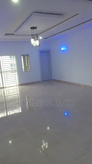3bdrm Block of Flats in With Bq, Abuja (FCT) for rent