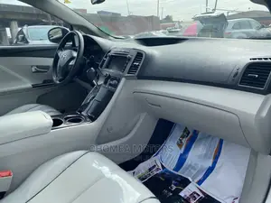 Toyota Venza 2011 White