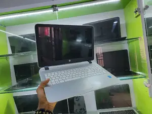Laptop HP Pavilion 15 8GB Intel Core i3 HDD+SSD 500GB
