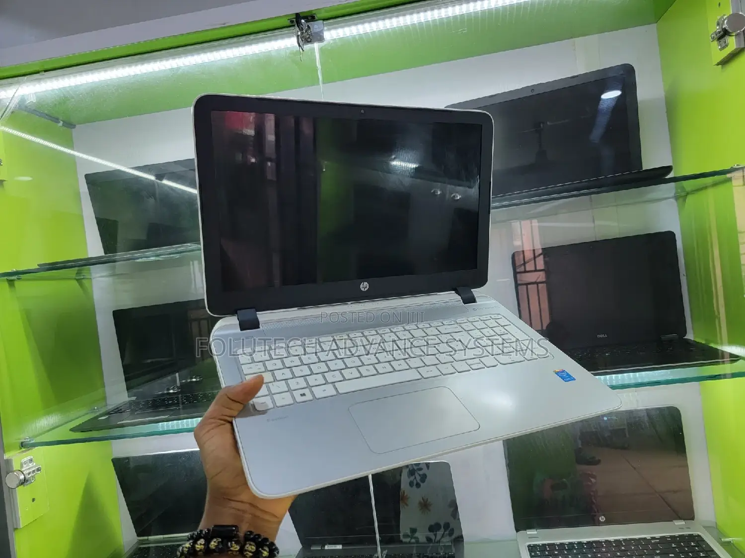 Laptop HP Pavilion 15 8GB Intel Core i3 HDD+SSD 500GB