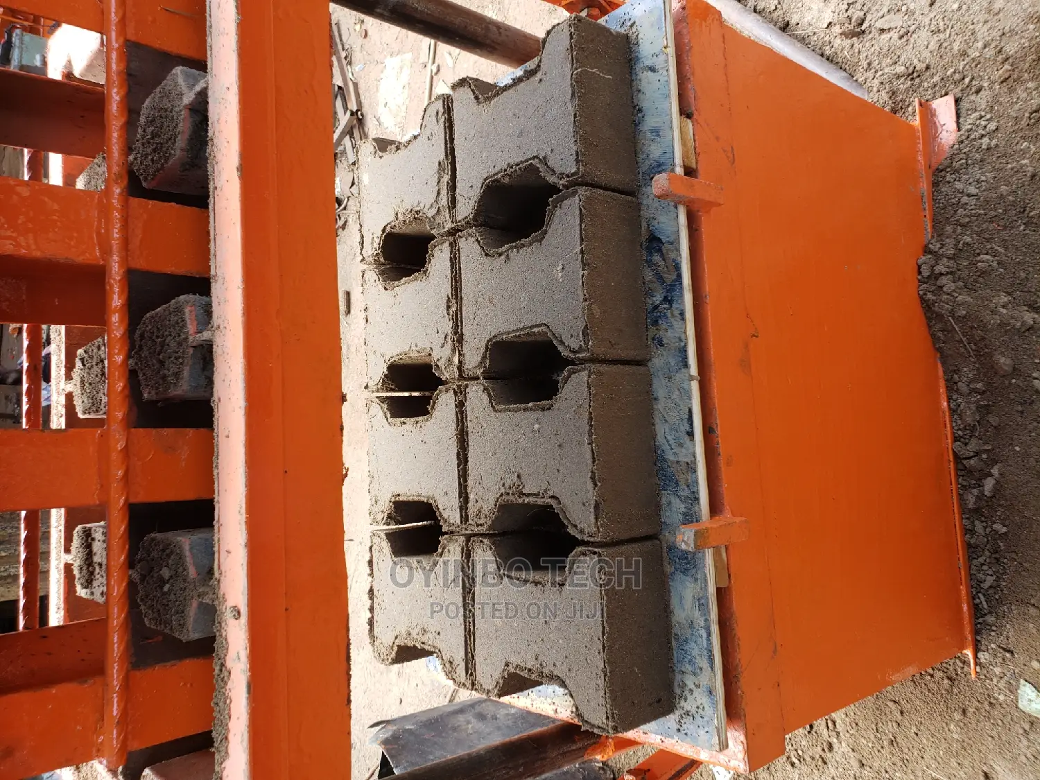 Pave Stone Machine