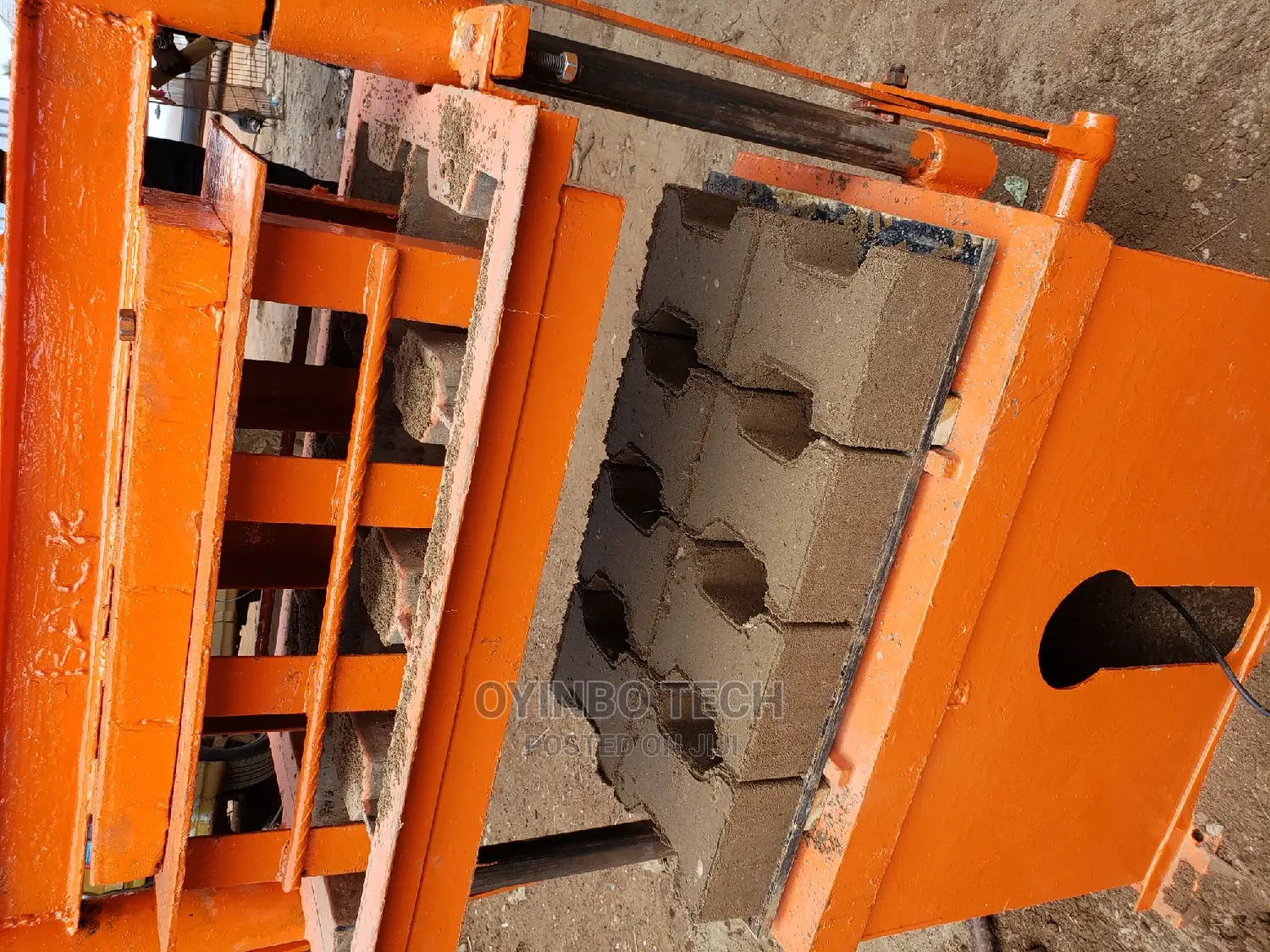 Pave Stone Machine
