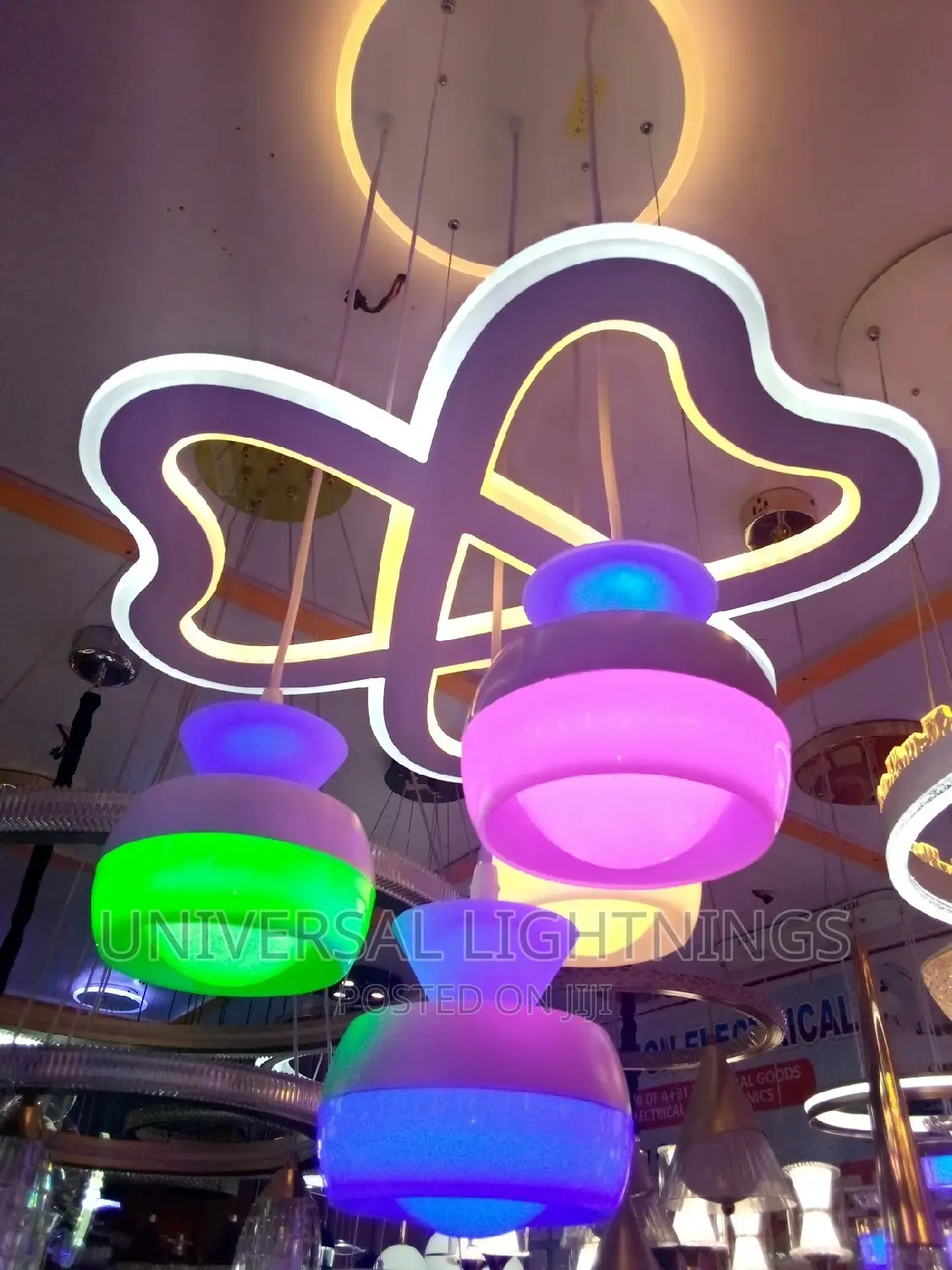 Chandelier Unique Light