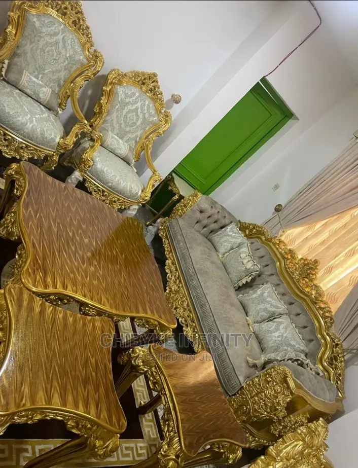 Exotic Quality Modern Royal Sofa With Centre Table