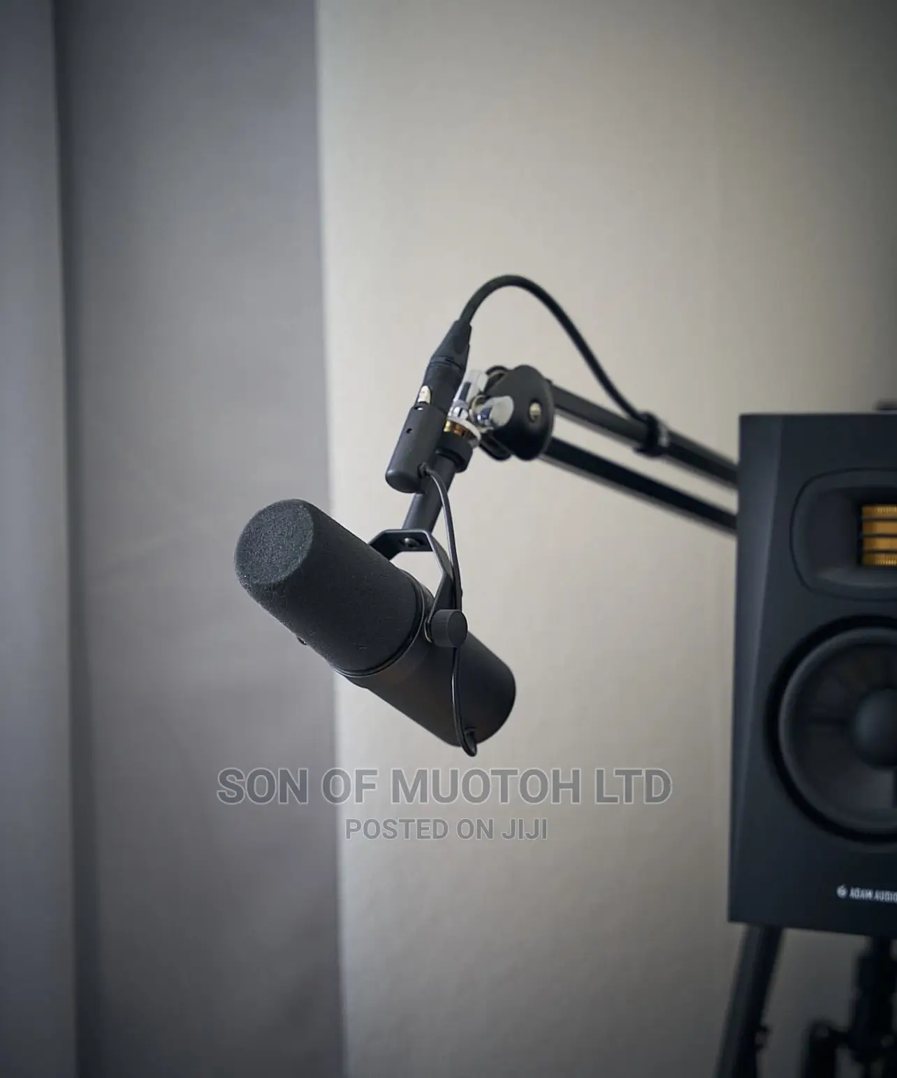 Shure SM7B Vocal Dynamic Microphone