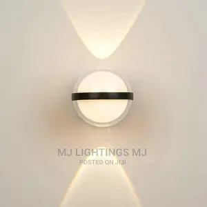 Modern LED Wall Bracket Light.
