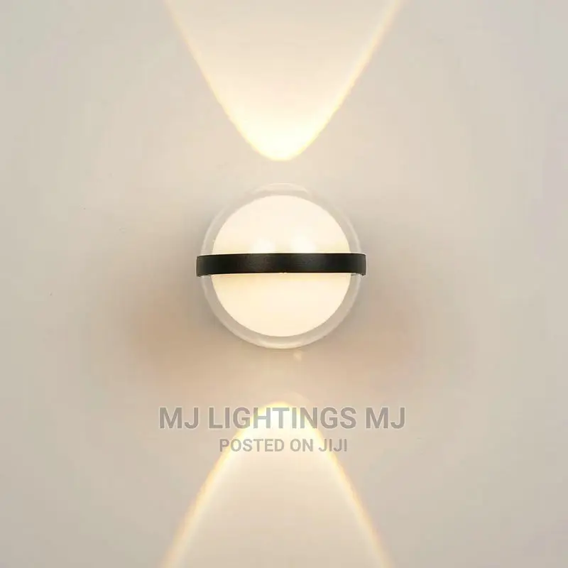 Modern LED Wall Bracket Light.