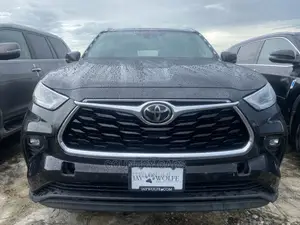 Toyota Highlander Limited 2021 Black