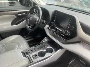 Toyota Highlander Limited 2021 Black