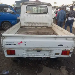 Suzuki APV Pan Vanel 2000 White