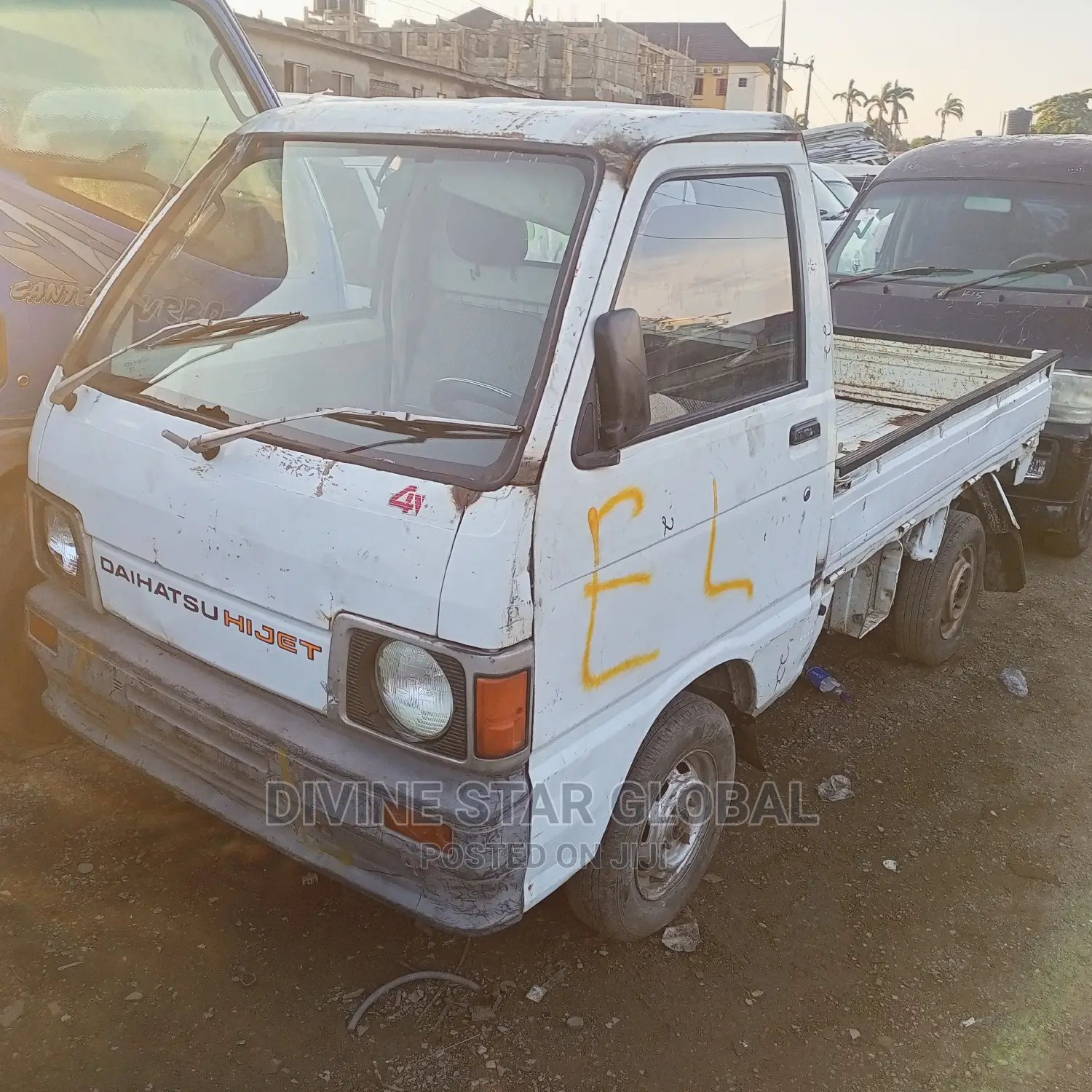 Daihatsu Hijet 2000 White