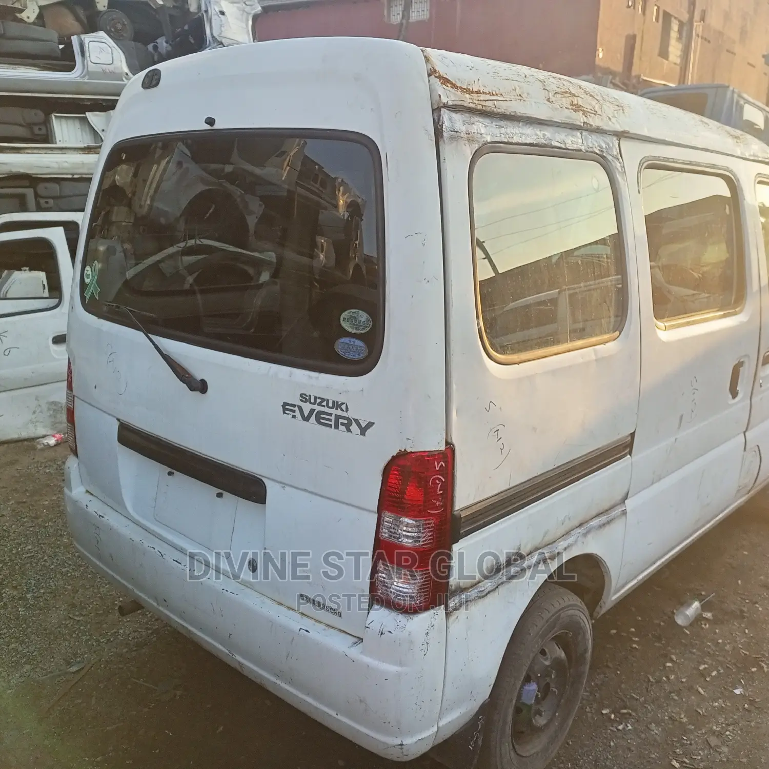 Daihatsu Hijet 2000 White