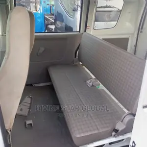 Suzuki APV Minibus 2000 White