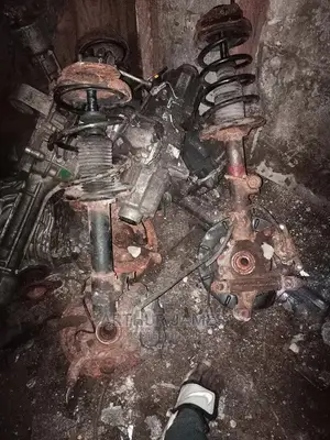 Complete Schok and Hub Nissan Xterra 2005