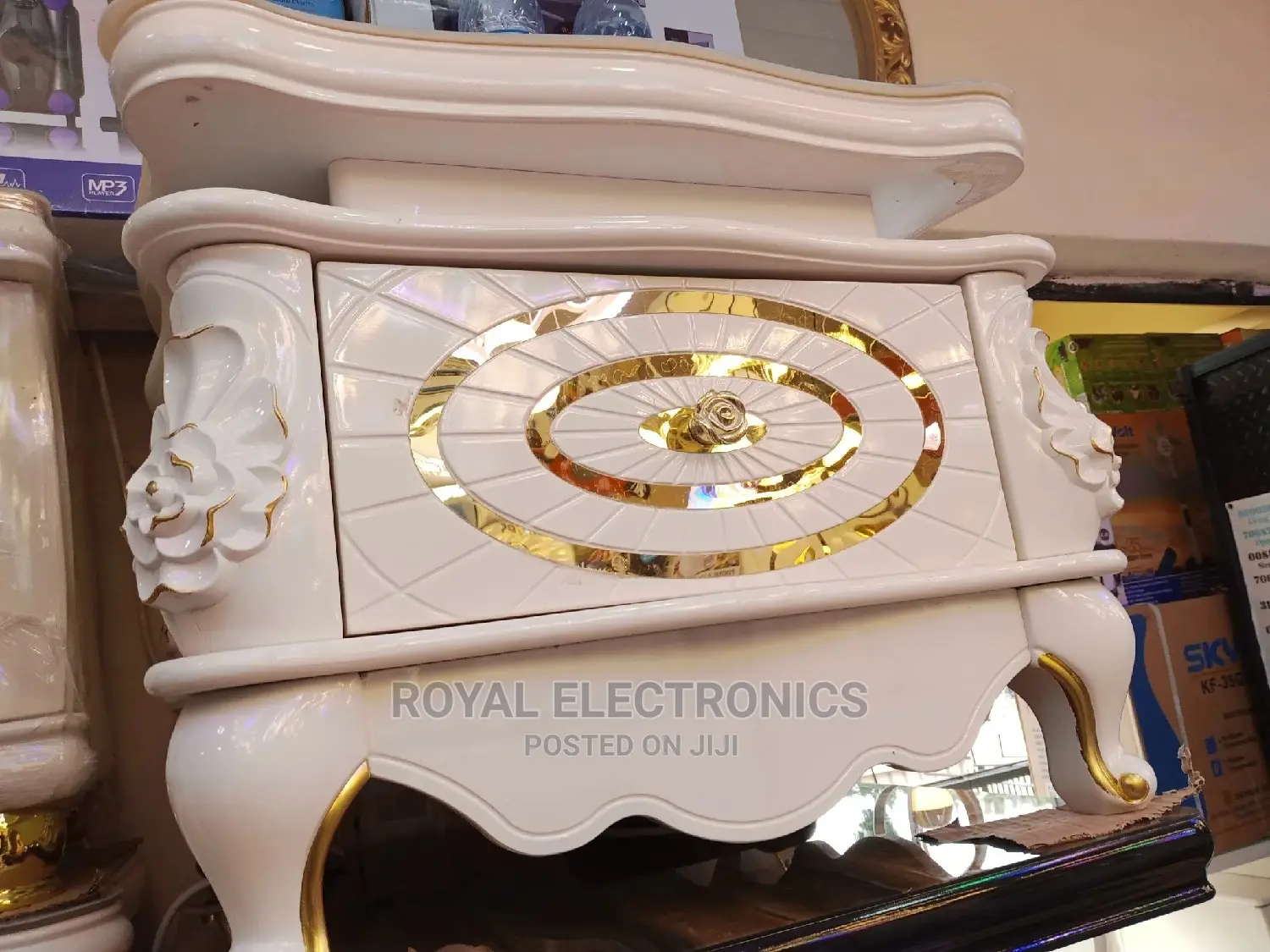 Sophisticated Royal Mini Center Table