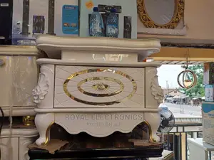 Sophisticated Royal Mini Center Table
