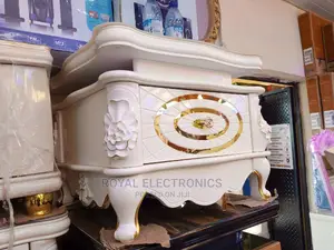 Unique Design Royal Mini Center Table