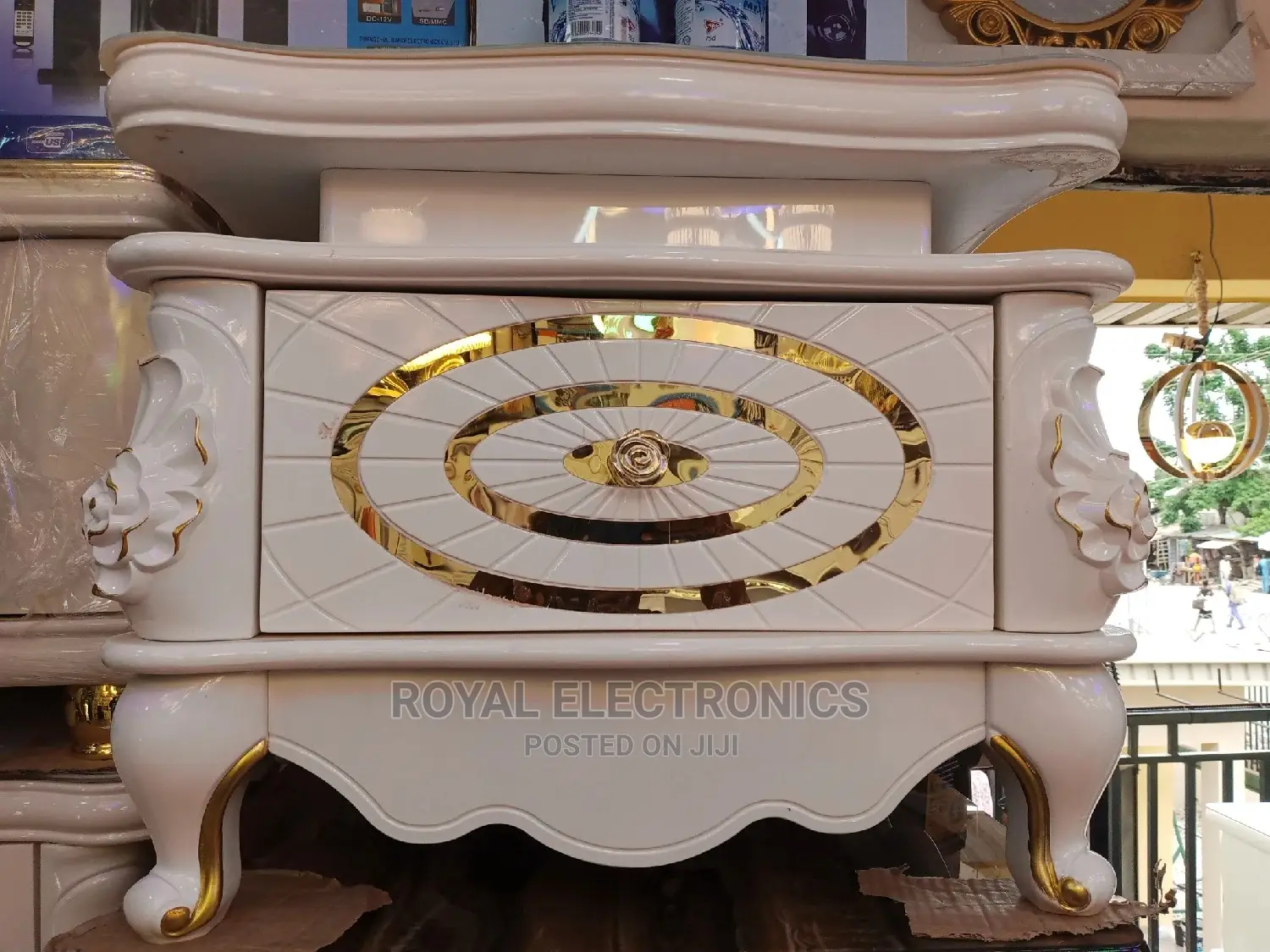 Trendy Design Royal Mini Center Table