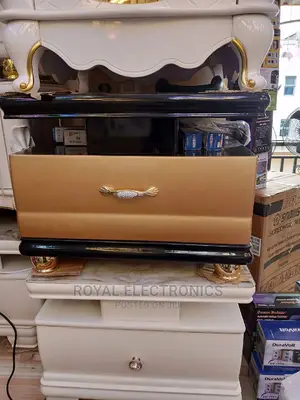 Classic Mini Center Table