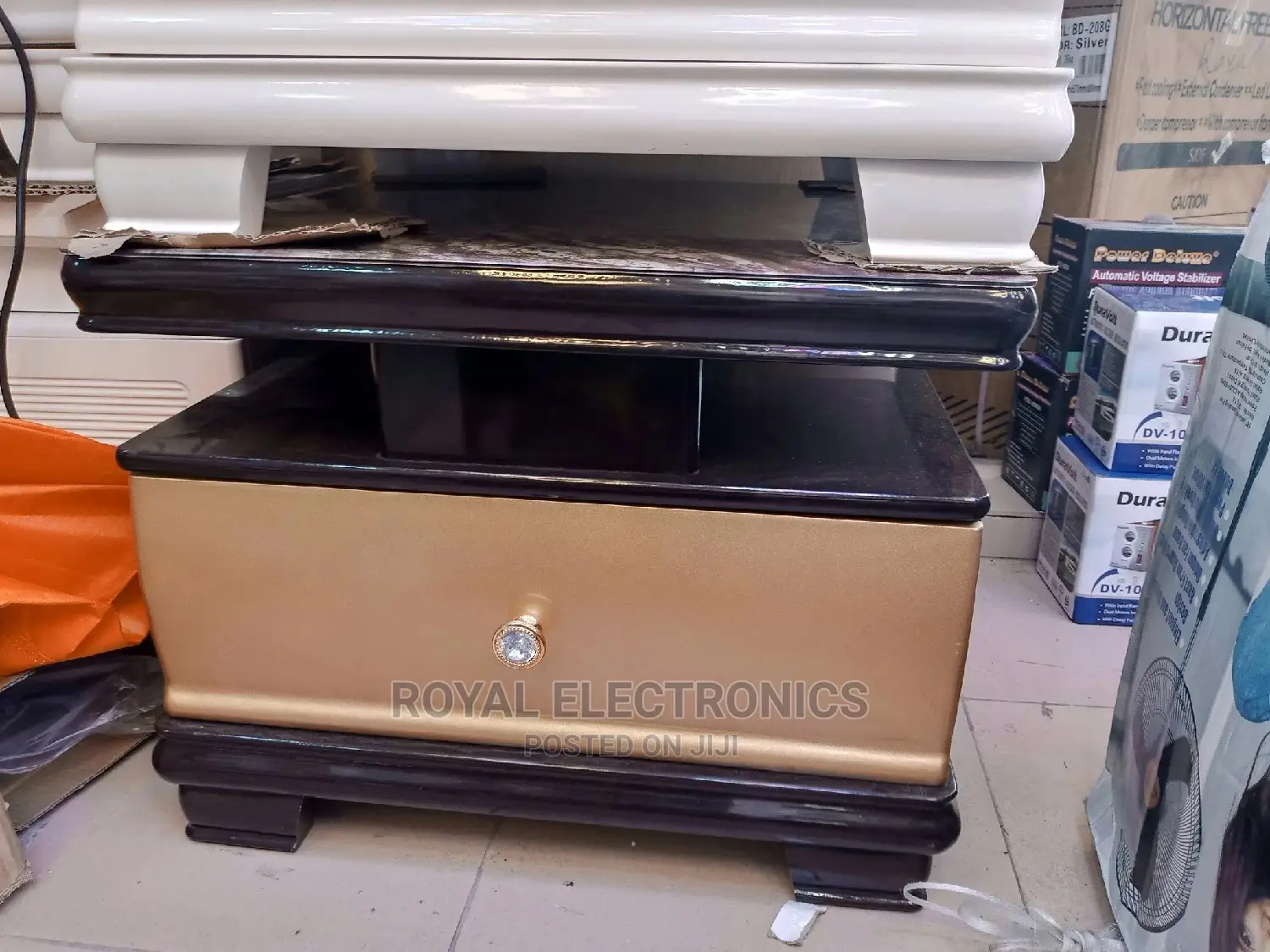 Classic Mini Center Table