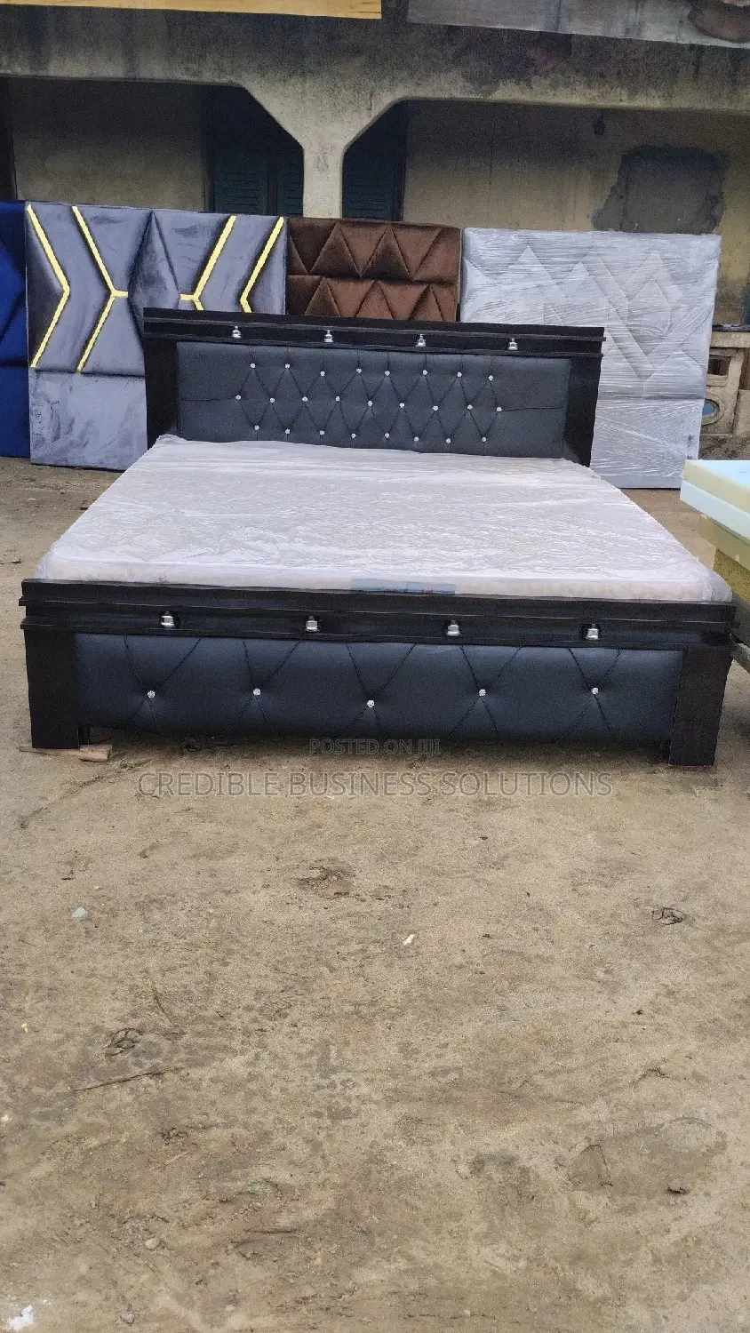 Bed Frame 6x6ft With Mattress