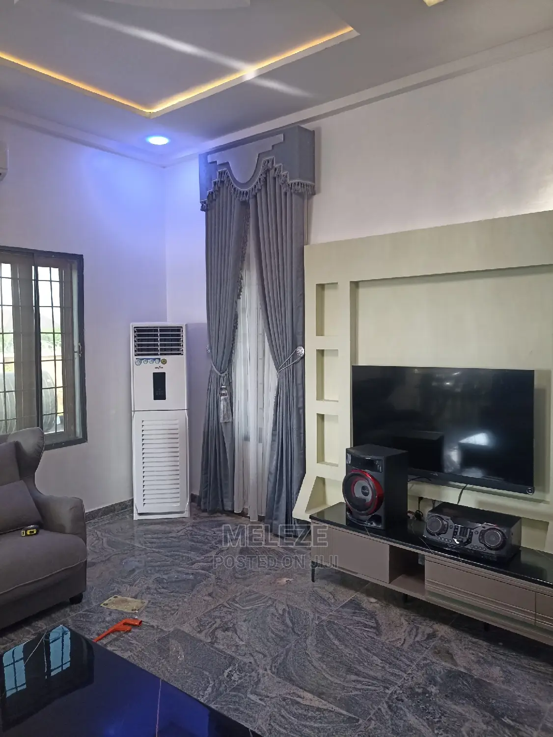 Italian Curtain