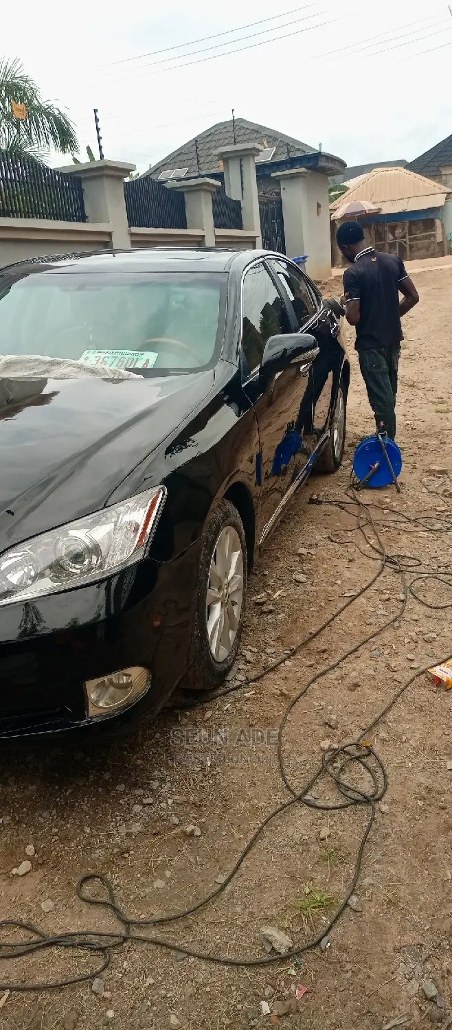 Car Buffing and Polish Services