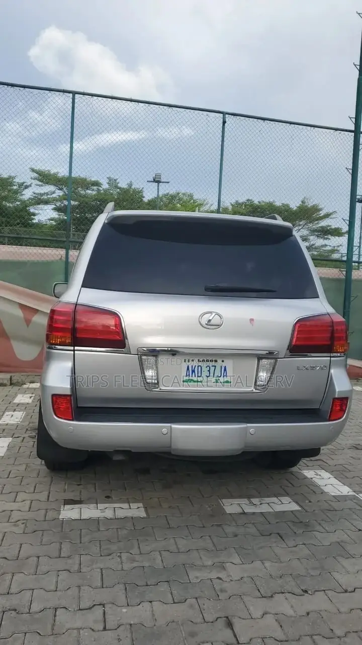 Lexus Lx 570 Available for Rent